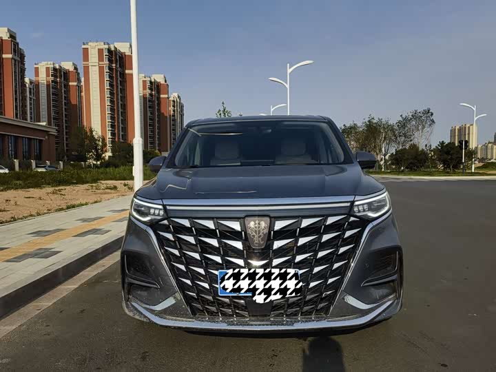 Roewe IM AX8