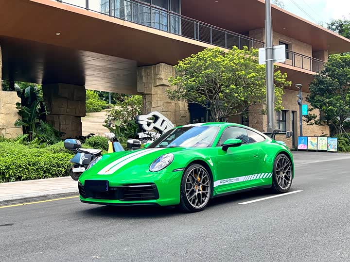 Porsche 911 Carrera