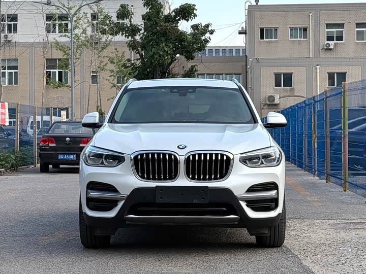 BMW X3 xDrive28i Luxury Package