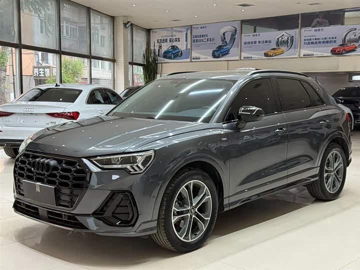 Audi Q3 35 TFSI Fashion Dynamic (1.4T)