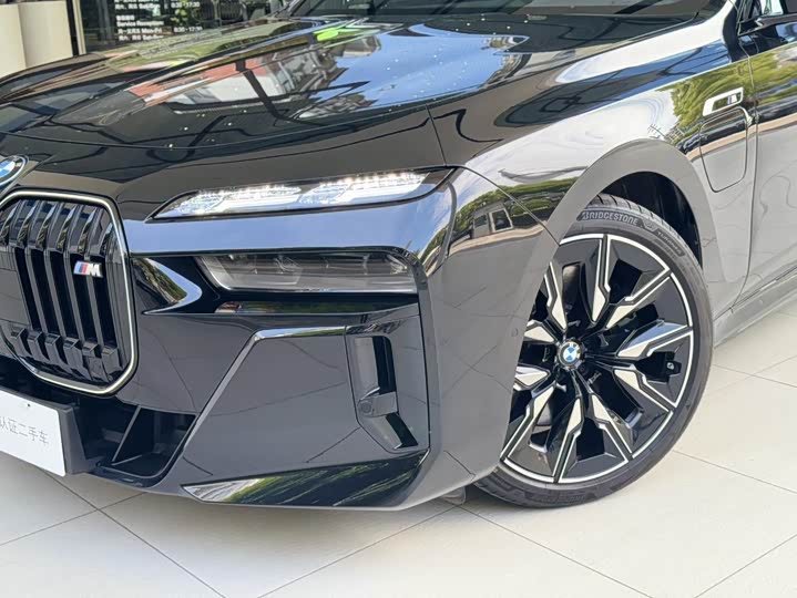 BMW i7 2023 M70L