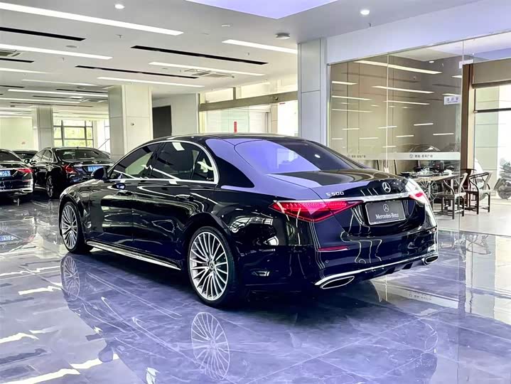 Mercedes-Benz S-Class