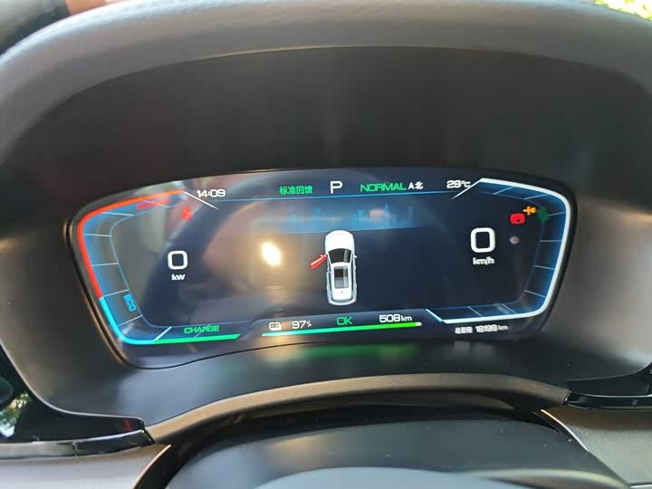 BYD PLUSАвтомобиль на новой энергии NEV