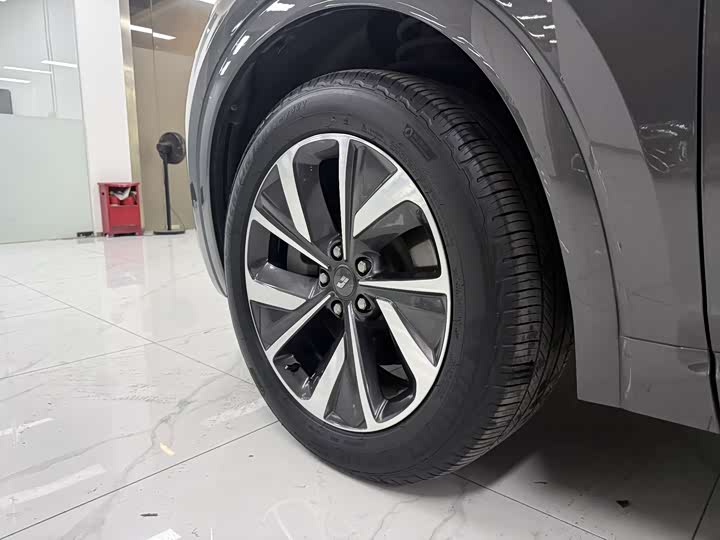 Li Auto ONE