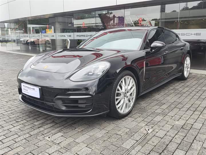 Porsche Panamera 4