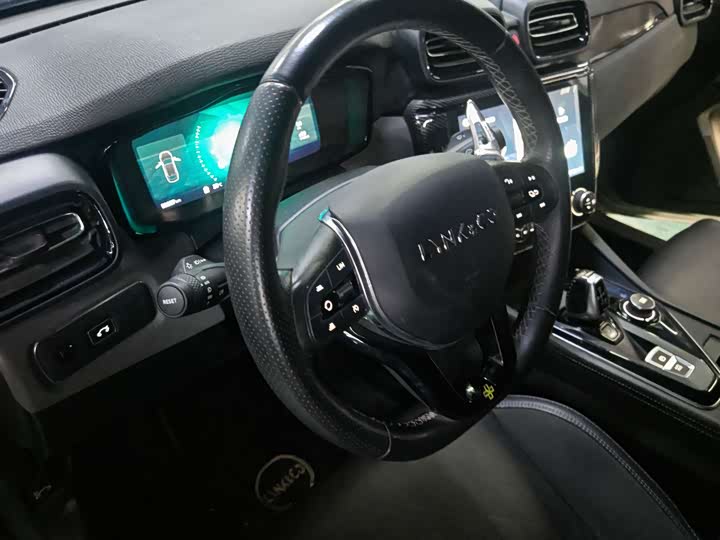 Lynk & Co 03 1.5 TD DCT Jin Pro