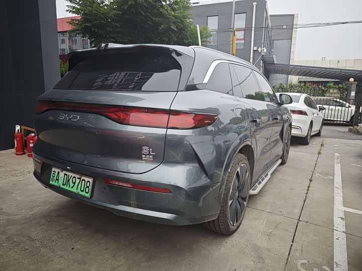 BYD Tang L