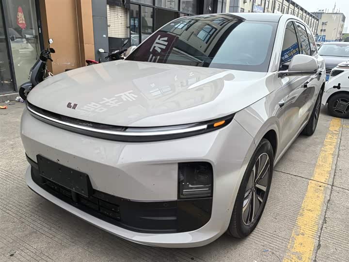 Li Auto L6