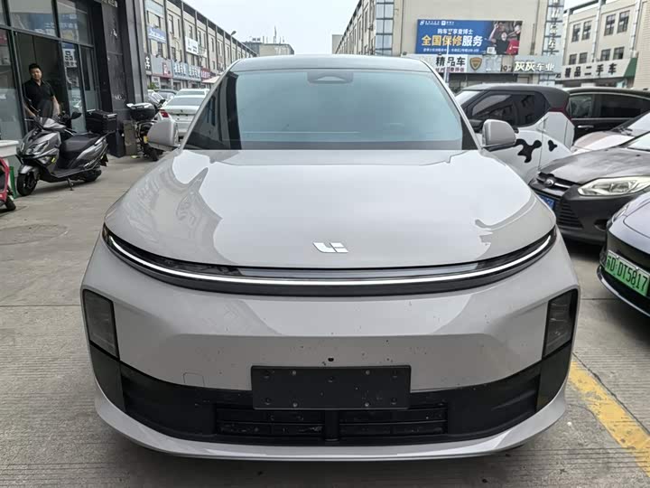 Li Auto L6