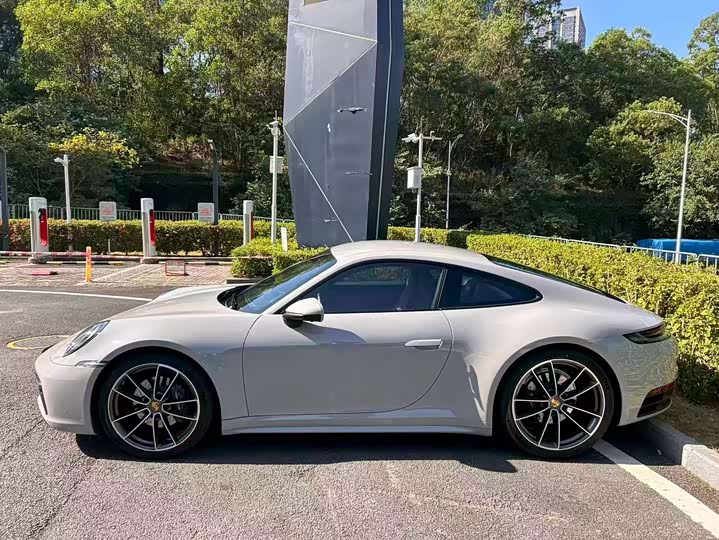 Porsche 911 Carrera