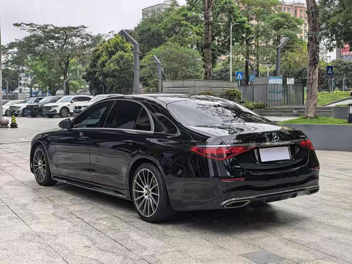 Mercedes-Benz S-Class
