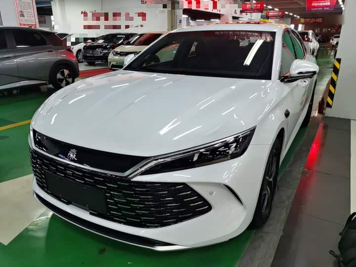 BYD Qin L DM-i Smart Drive 120 km Chaoyue