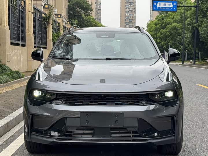 Lynk & Co 01