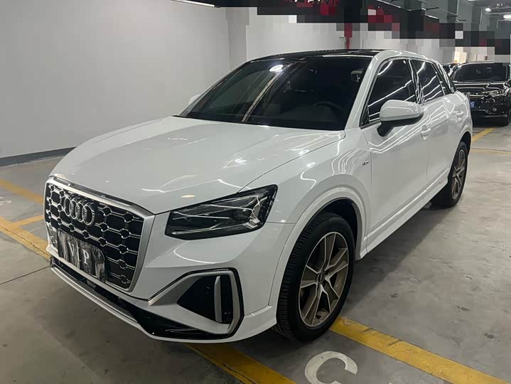 Audi Q2L