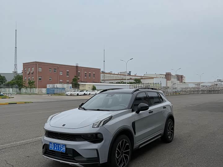 Lynk & Co 01