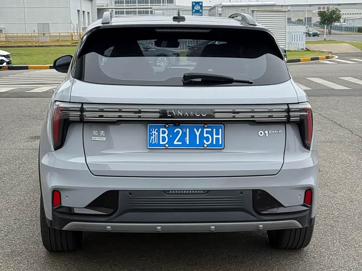 Lynk & Co 01
