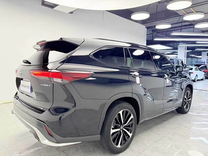 Toyota Crown Kluger