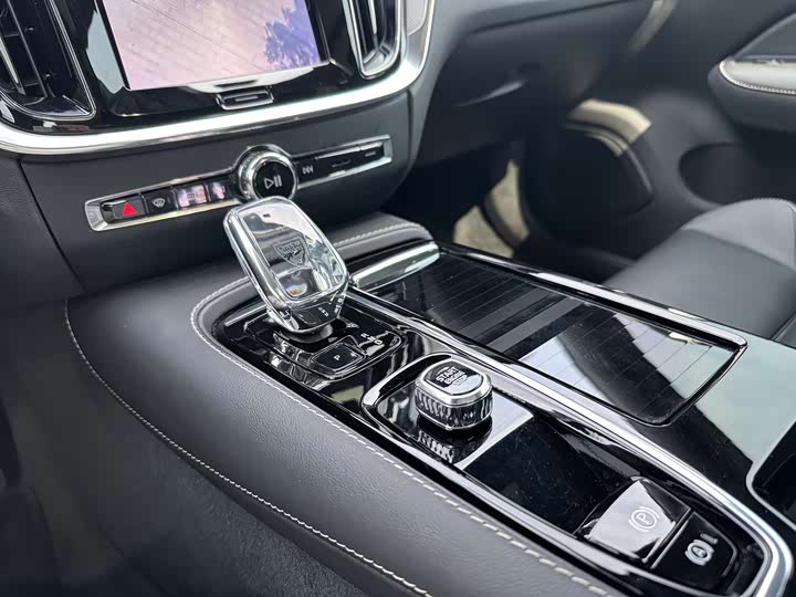 Volvo S60 Recharge T8
