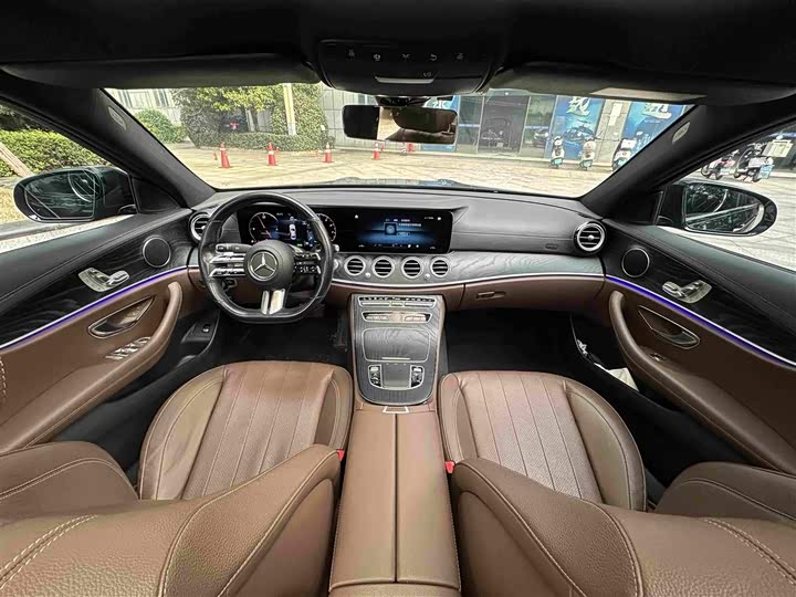 Mercedes-Benz E-Class (Im port) E 260 Sport Fashion