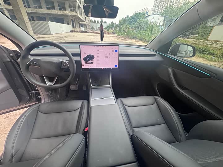 Tesla Model Y Long Range RWD