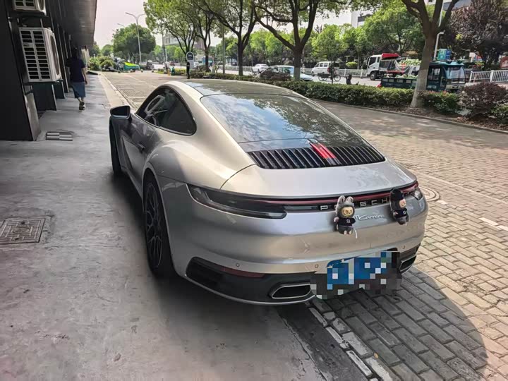 Porsche 911 Carrera