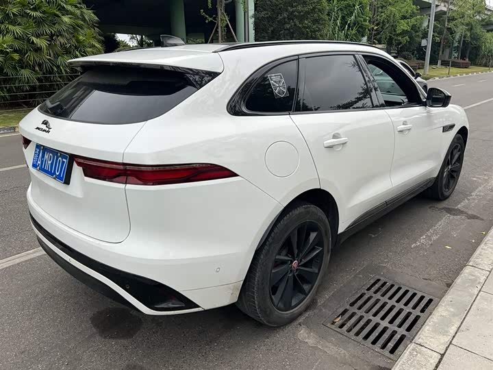 Jaguar F-PACE P250 R-Dynamic BLACK