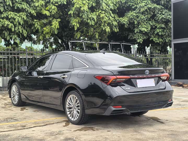 Toyota Avalon 2019 Гибрид