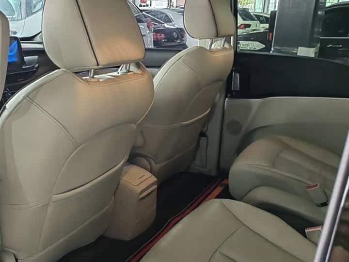 Buick GL8 2021 Бизнес-салон на земле