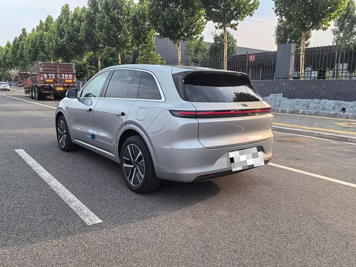 Li Auto L6