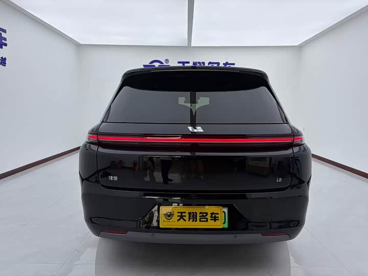 Li Auto L8
