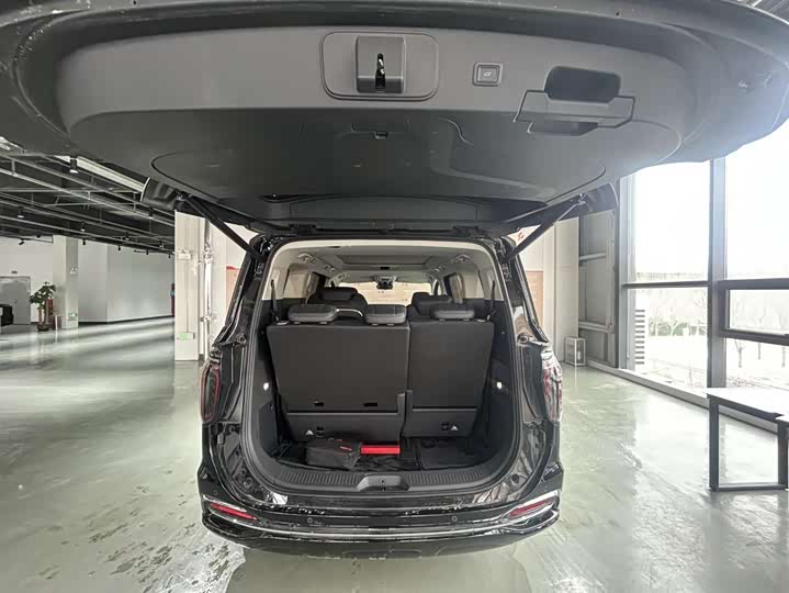 Hongqi HQ9