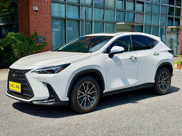 Lexus NX 260