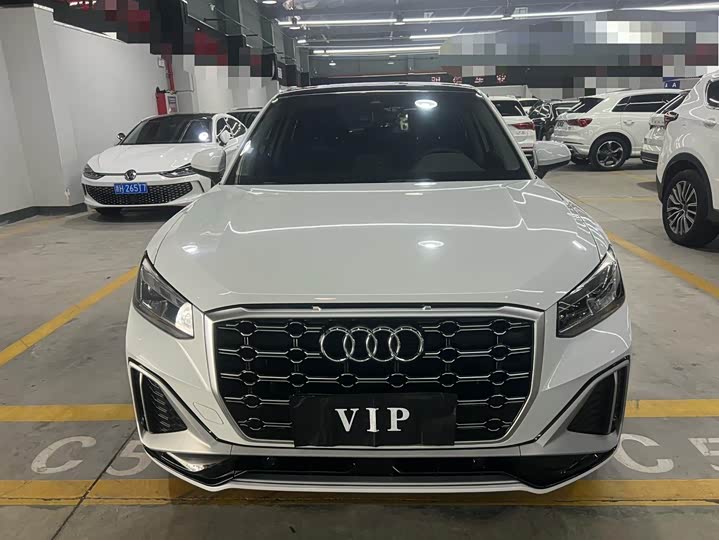 Audi Q2L
