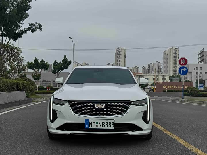 Cadillac CT4 28T Luxury