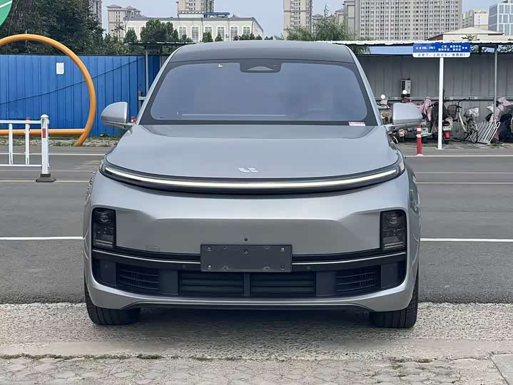 Li Auto L8