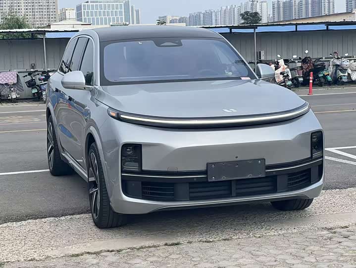 Li Auto L8