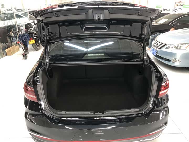 Volkswagen Lavida 280 TSI DSG Starry Manyi