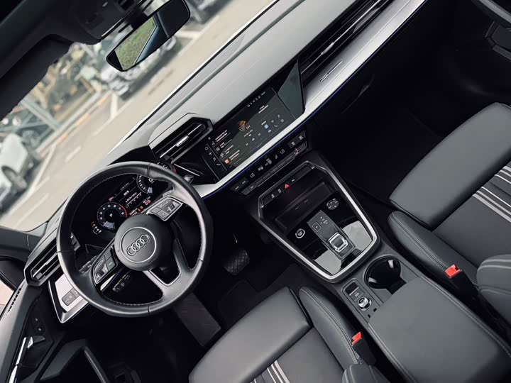Audi A3L Limousine 35 TFSI Sport