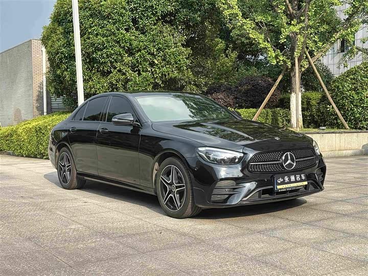 Mercedes-Benz E-Class (Im port) E 260 Sport Fashion