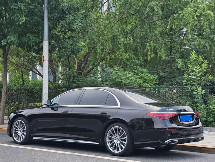 Mercedes-Benz S-Class
