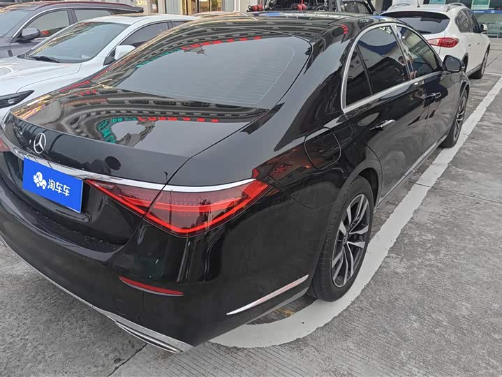 Mercedes-Benz S-Class