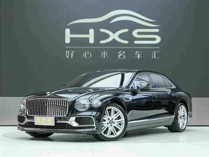 Bentley Flying Spur букв. «летящий/стремительный»