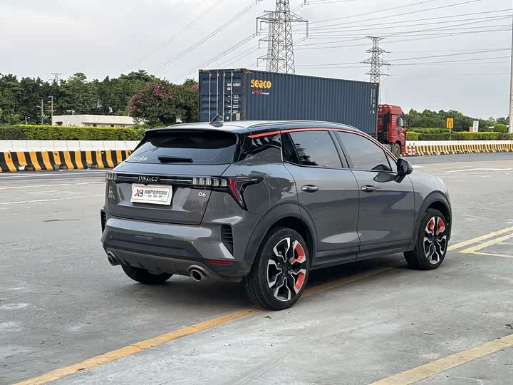 Lynk & Co 06