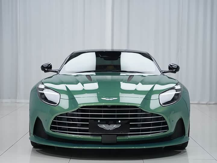 Aston Martin DB12