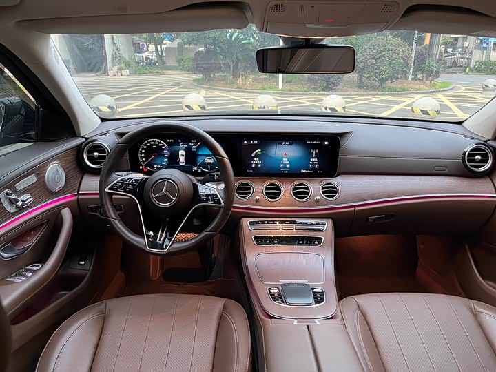 Mercedes-Benz E 300 L Luxury