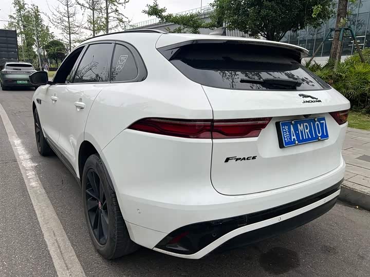 Jaguar F-PACE P250 R-Dynamic BLACK