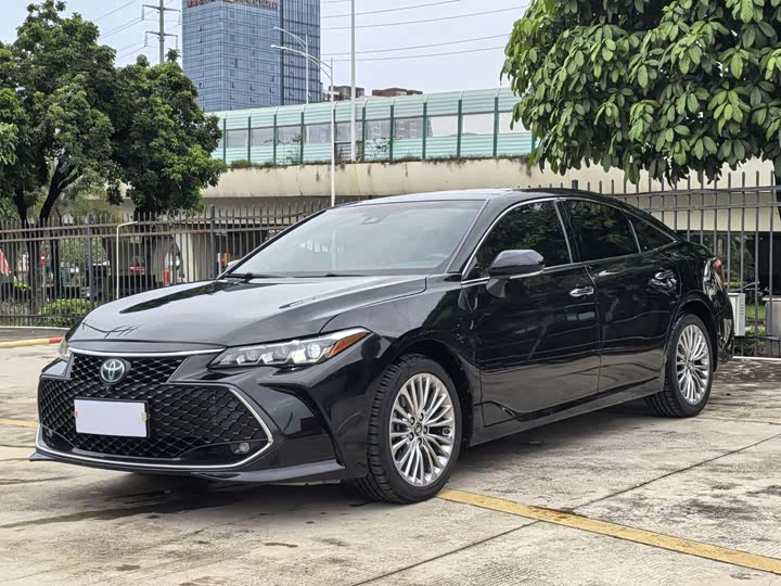 Toyota Avalon 2019 Гибрид