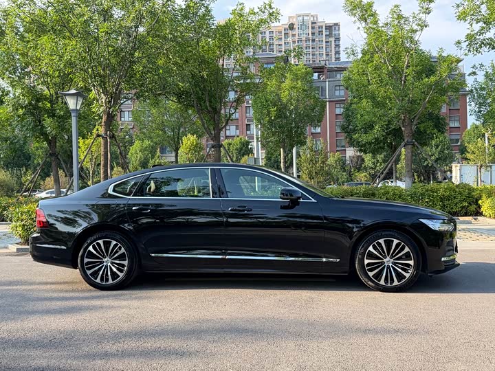 Volvo S90 B5 Zhiyi Luxury