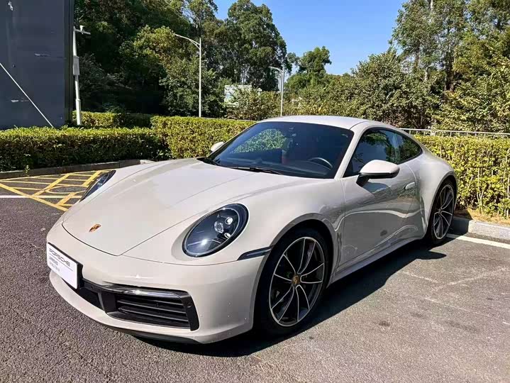 Porsche 911 Carrera