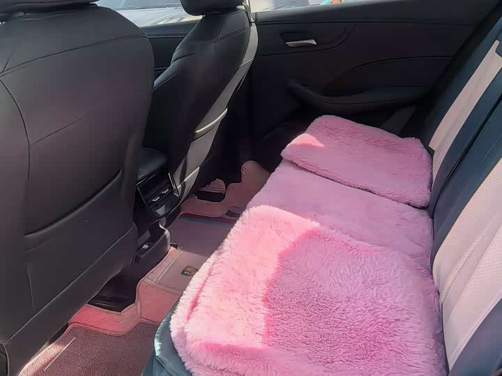 Roewe i5